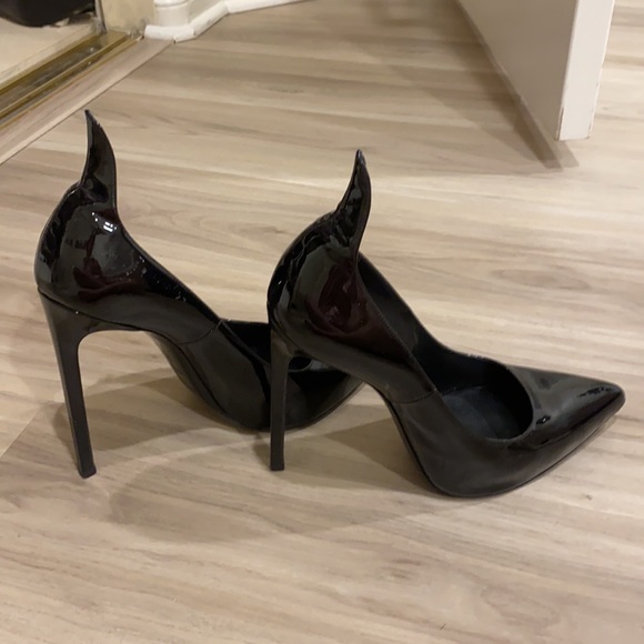 YSLBlack patent leather heels - Picture 3 of 6